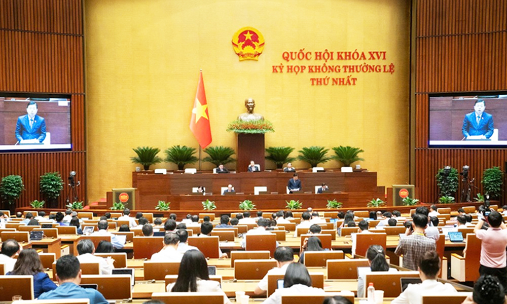 Toàn cảnh phiên họp ngày 12/8.